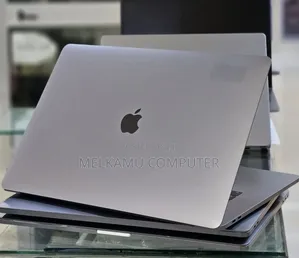 New Laptop Apple MacBook Pro 2017 16GB Intel Core i7 SSD 512GB