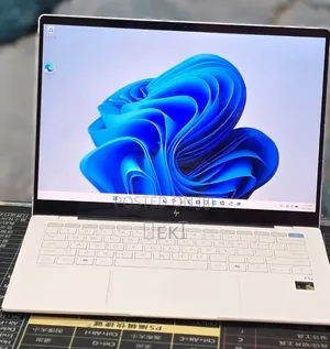 New HP OmniBook X Flip 14" 16GB Qualcomm Snapdragon X Elite SSD 1T
