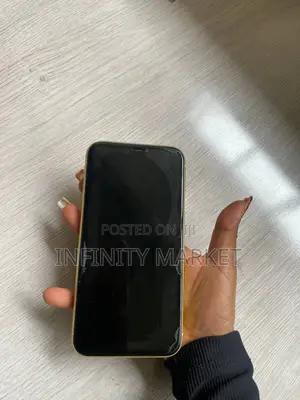 Apple iPhone 11 128 GB Yellow