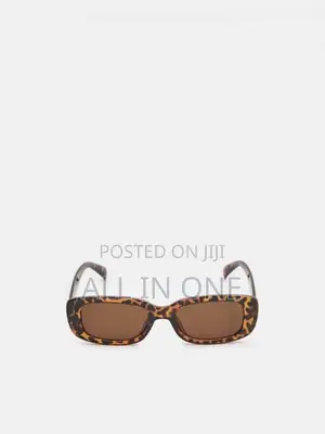 Rectangular Unisex Sunglasses With Fair Price