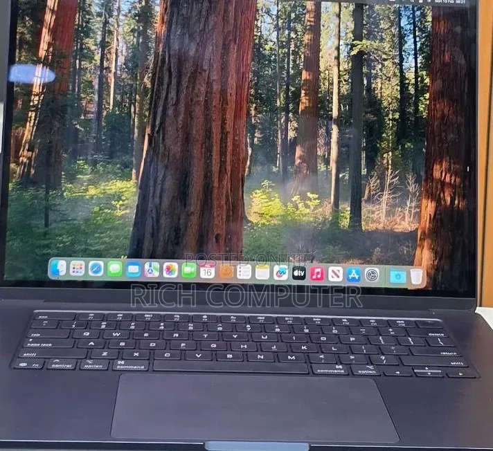 New Laptop Apple MacBook Air 2025 M4 16GB Apple M4 SSD 256GB