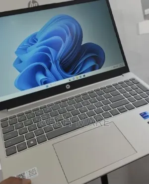 New Laptop HP Elitebook 830 G11 16GB Intel Core i7 SSD 512GB