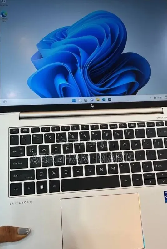 New Laptop HP EliteBook 840 G9 16GB Intel Core i7 SSD 512GB