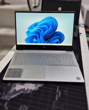 New Laptop Dell Inspiron 15 8GB Intel Core i5 SSD 256GB