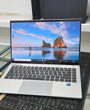 New Laptop HP EliteBook 1040 G8 16GB Intel Core i7 SSD 512GB