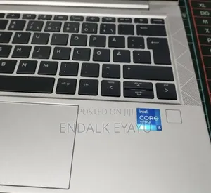 New Laptop HP EliteBook 830 G8 16GB Intel Core i5 SSD 512GB