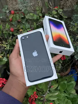 Apple iPhone SE (2022) 128 GB Black
