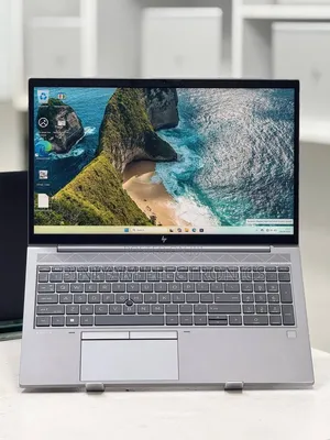 New Laptop HP ZBook Firefly 15 G7 16GB Intel Core i7 SSD 512GB
