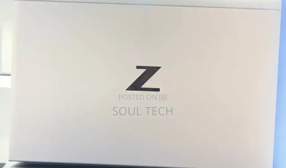 New Laptop HP ZBook Firefly G8 16GB Intel Core i7 SSD 512GB
