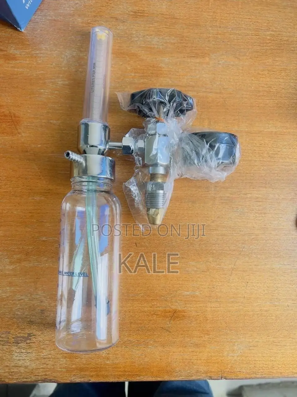 Medical Oxygen Regulator With Flow Meter Humidifier Bottle