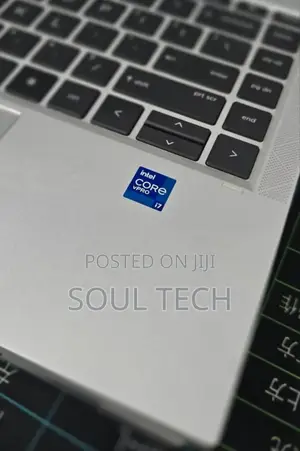 New Laptop HP EliteBook 1040 G8 16GB Intel Core i7 SSD 512GB