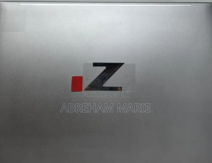 New Laptop HP ZBook Firefly G9 16GB Intel Core i7 SSD 512GB