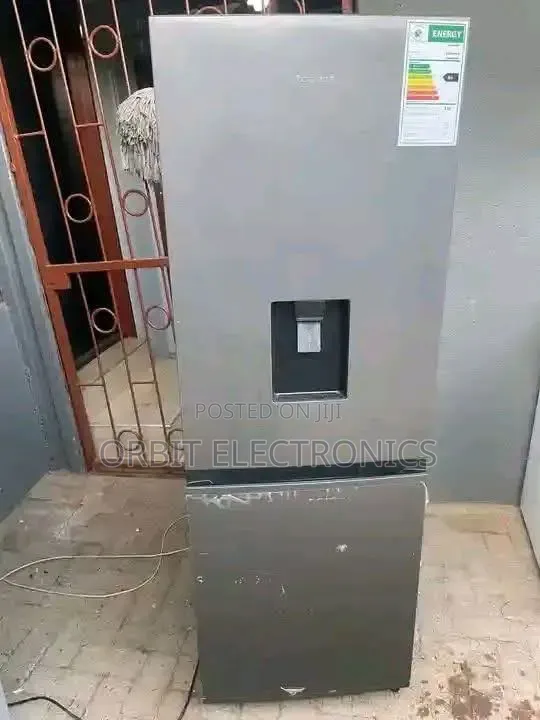 Hisense 420L Refrigerator