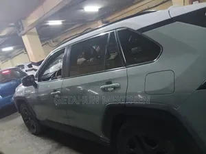 Toyota RAV4 2023 Green