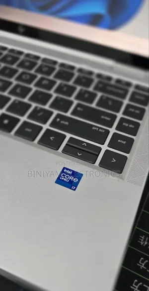 New Laptop HP EliteBook 1040 G8 16GB Intel Core i7 SSD 512GB