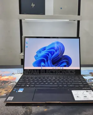 New Laptop Asus ZenBook 13 UX331UN 16GB Intel Core i7 SSD 512GB