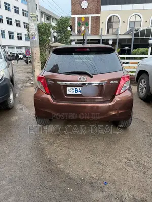 Toyota Yaris 2012 Burgundy