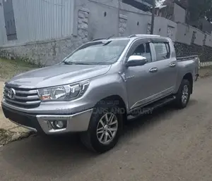 Toyota Hilux 2017 Silver