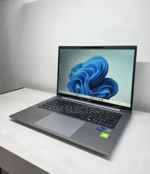 New Laptop HP ZBook Firefly G9 16GB Intel Core i7 SSD 512GB