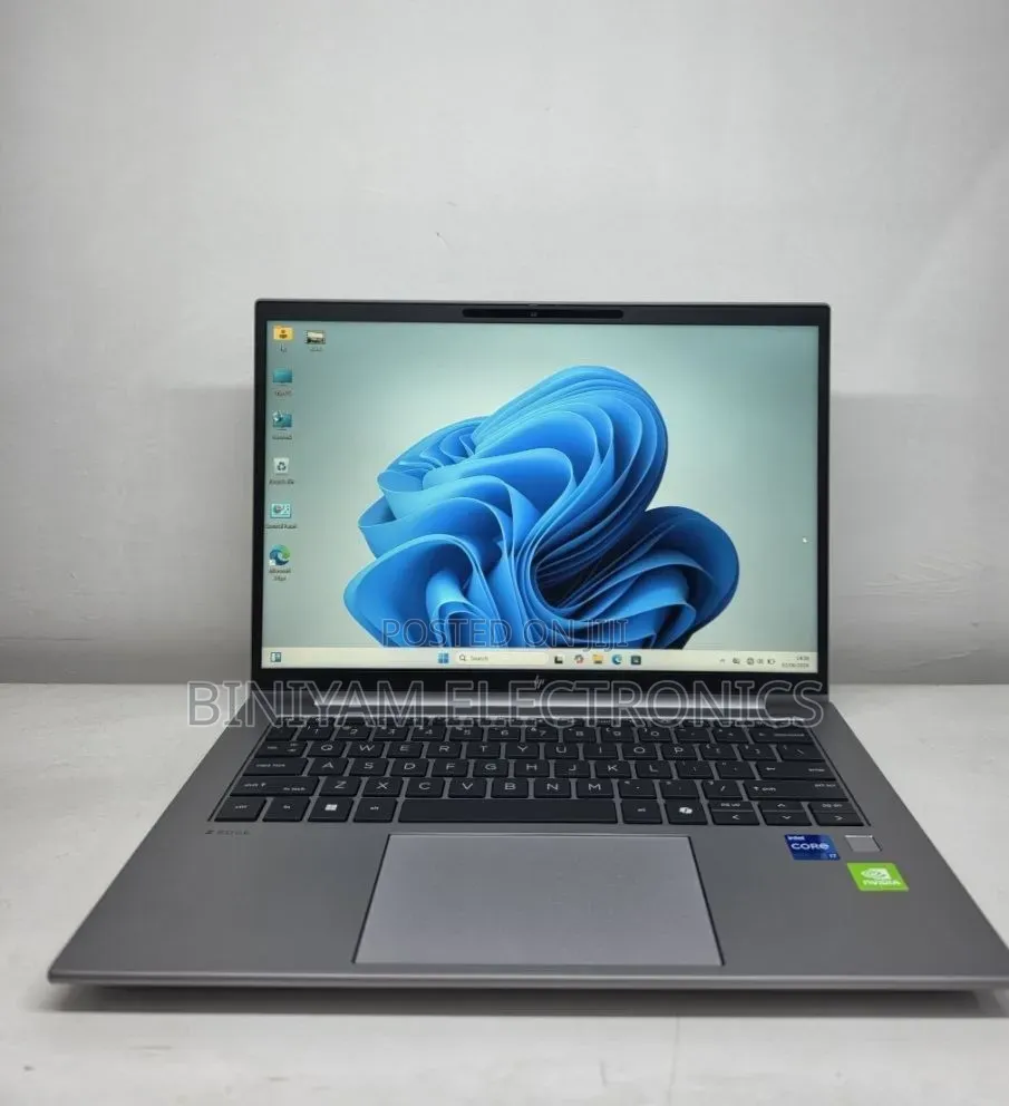 New Laptop HP ZBook Firefly G9 16GB Intel Core i7 SSD 512GB