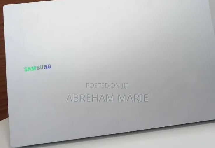 New Laptop Samsung Galaxy Book4 8GB Intel Core 5 SSD 512GB