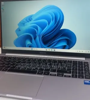 New Laptop Samsung Galaxy Book4 8GB Intel Core 5 SSD 512GB
