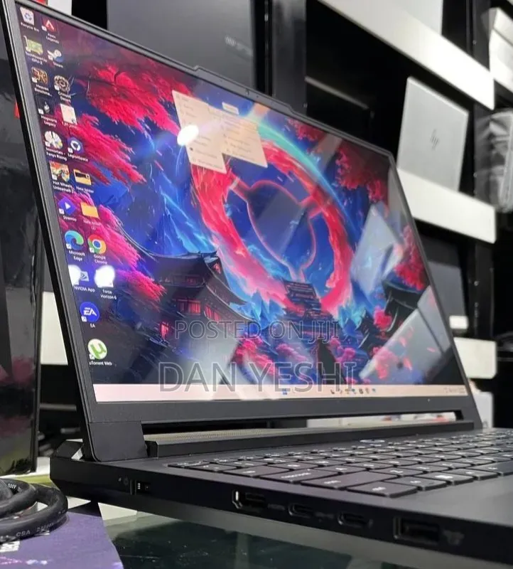 New Laptop Lenovo Legion Pro 7 64GB Intel Core Ultra 9 SSD 2T
