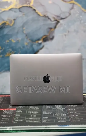 New Laptop Apple MacBook Pro 2022 M2 8GB Apple M2 SSD 512GB