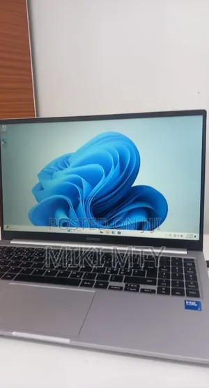 New Laptop HP EliteBook 840 G3 8GB AMD Ryzen 7 HDD+SSD 500GB