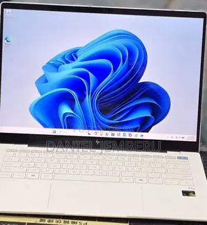 New HP OmniBook X Flip 14" 16GB Qualcomm Snapdragon X Elite SSD 1T