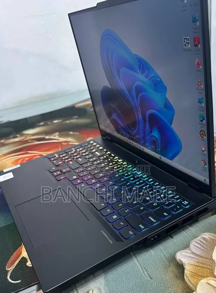 New Laptop Lenovo Legion Pro 7 32GB Intel Core i9 SSD 1T
