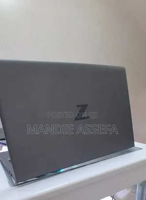 New Laptop HP ZBook Firefly G8 16GB Intel Core i7 SSD 512GB