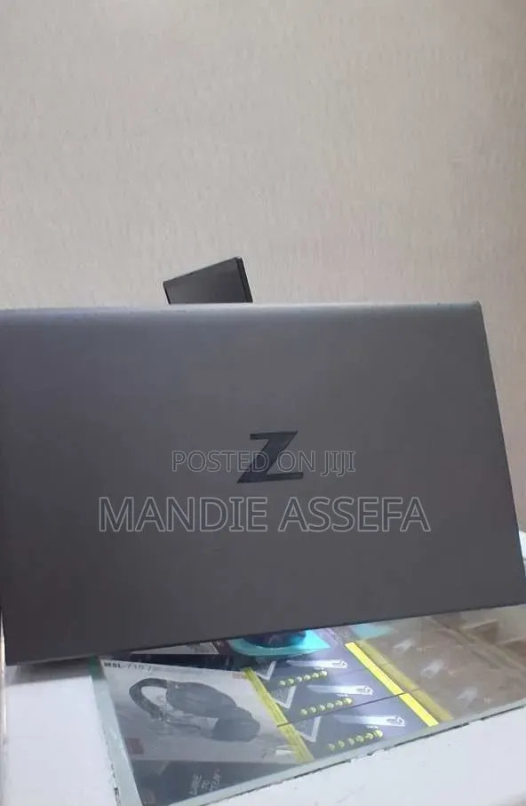 New Laptop HP ZBook Firefly G8 16GB Intel Core i7 SSD 512GB
