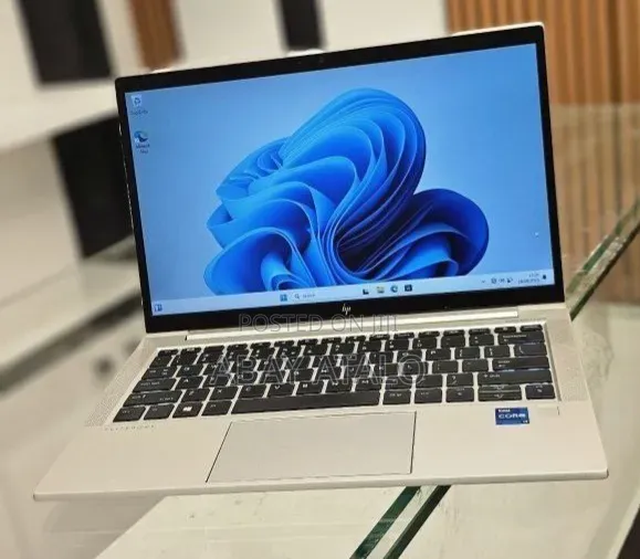 New Laptop HP EliteBook 830 G8 16GB Intel Core i7 SSD 512GB