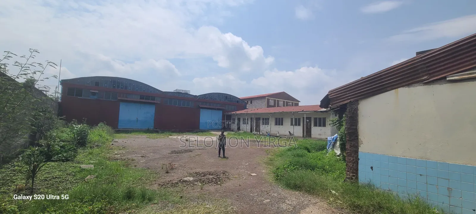 የሚሸጥ መጋዘን 3ሺ ካሬ ከአስፓልት አንድ ግልባጭ