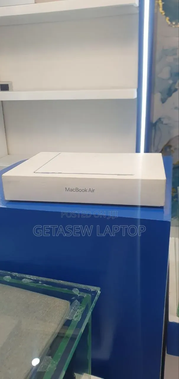 New Laptop Apple MacBook Air 2025 M4 16GB Apple M4 SSD 512GB