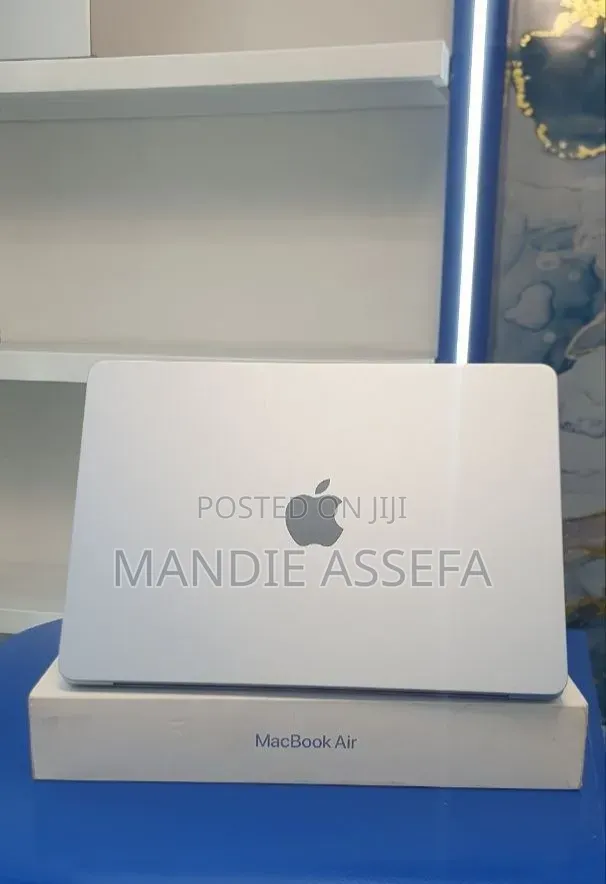 New Laptop Apple MacBook Air 2025 M4 16GB Apple M4 SSD 512GB