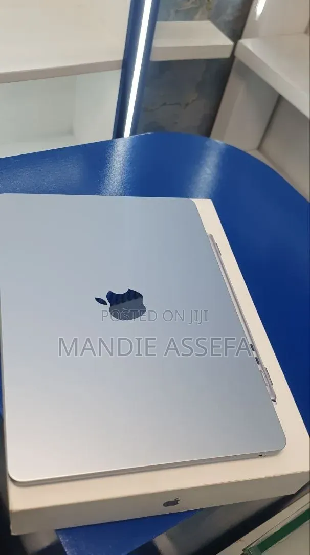 New Laptop Apple MacBook Air 2025 M4 16GB Apple M4 SSD 512GB