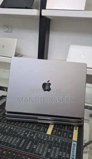 New Laptop Apple MacBook Pro 2021 M1 32GB Apple M1 Pro SSD 512GB
