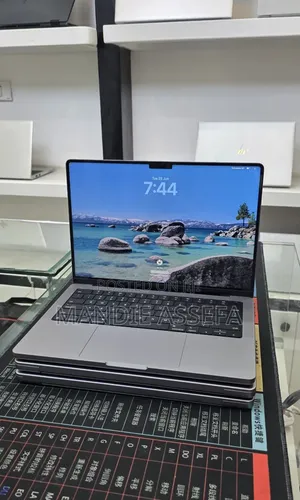 New Laptop Apple MacBook Pro 2021 M1 16GB Apple M1 Pro SSD 512GB