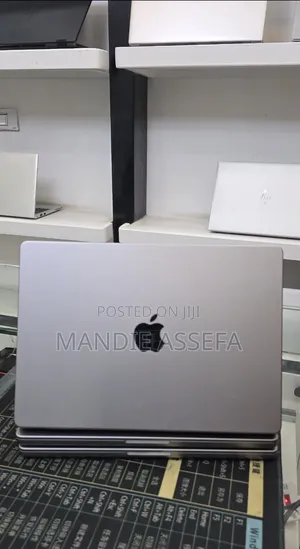 New Laptop Apple MacBook Pro 2021 M1 16GB Apple M1 Pro SSD 512GB