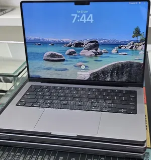 New Laptop Apple MacBook Pro 2021 M1 16GB Apple M1 Pro SSD 512GB