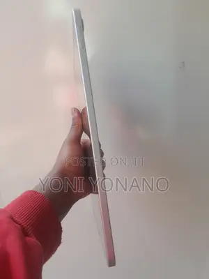 New Apple iPad (2025) 128 GB Silver