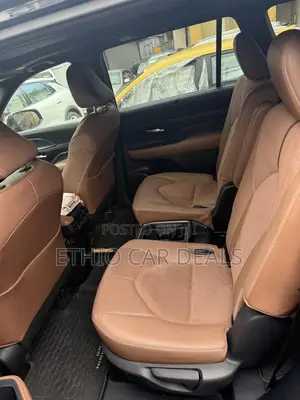 Toyota Grand Highlander Hybrid 2025 Black