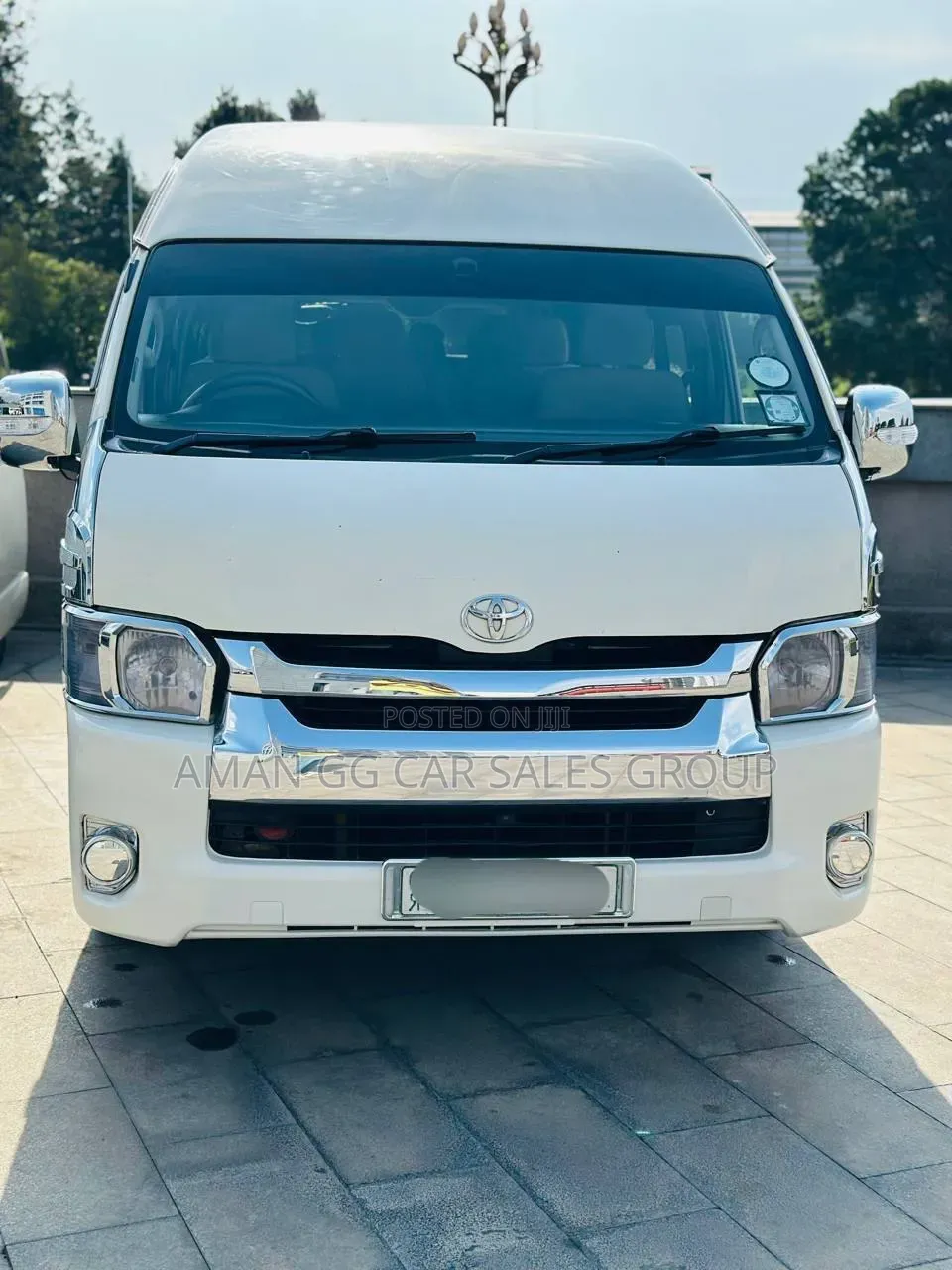 Toyota HiAce 2015 White