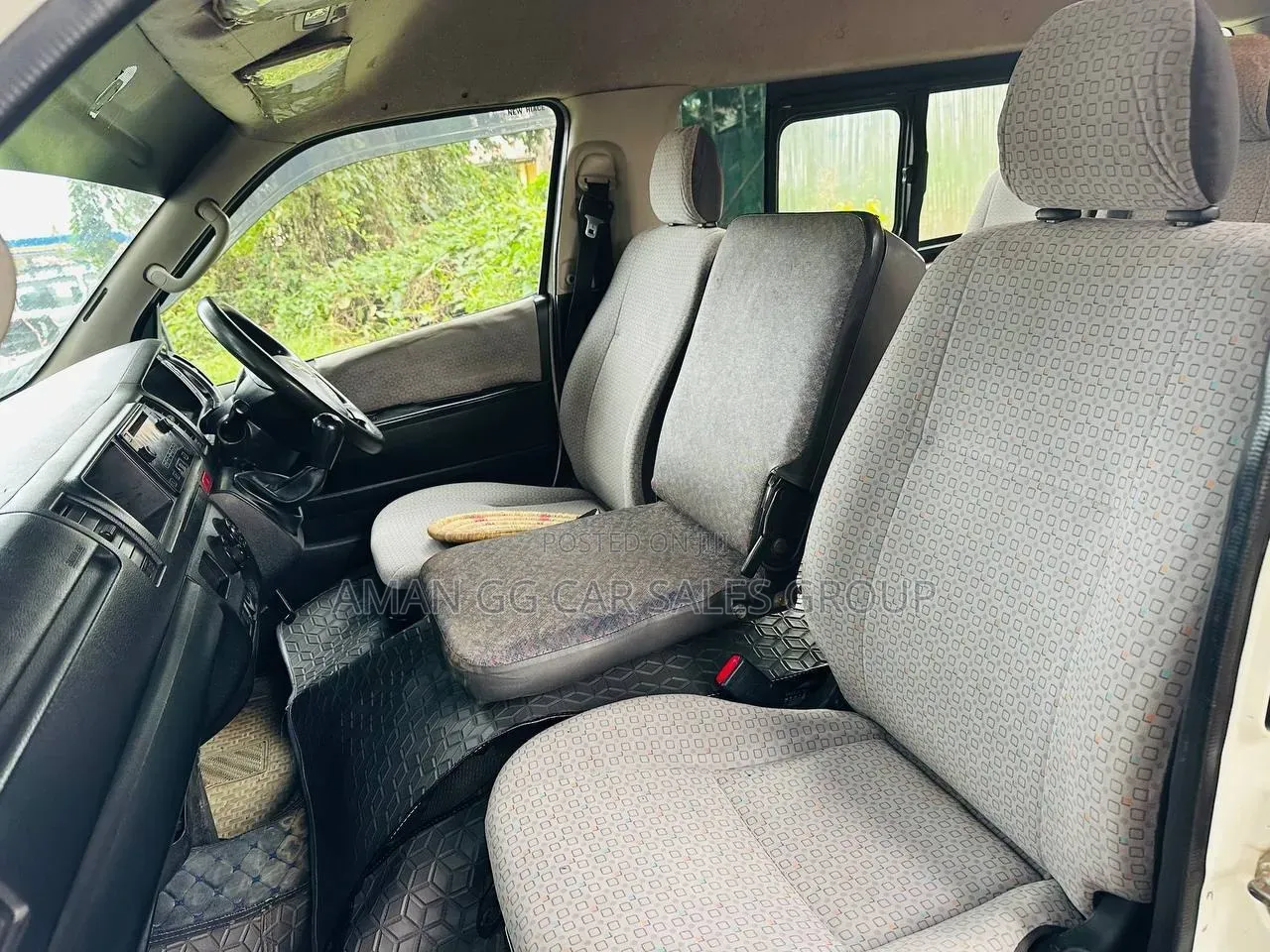 Toyota HiAce 2015 White