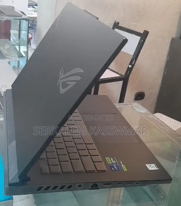 New Laptop Asus ROG Strix G15 16GB Intel Core i9 SSD 1T