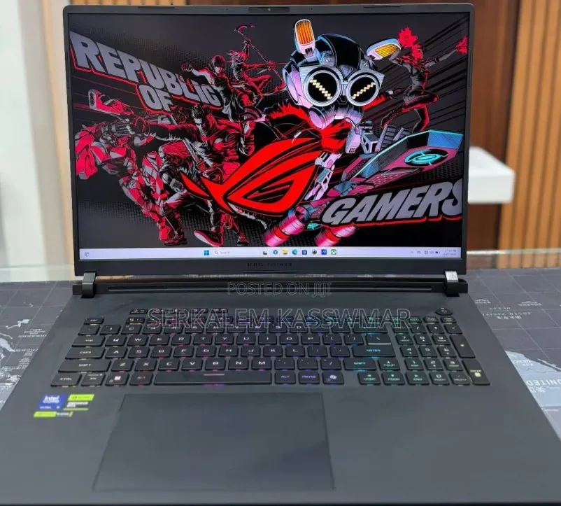 New Laptop Asus ROG Strix G18 32GB Intel Core Ultra 9 SSD 2T