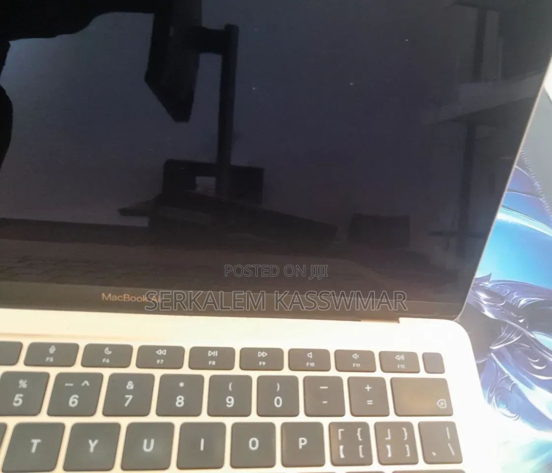 New Laptop Apple MacBook Air 2020 M1 8GB Apple M1 SSD 256GB