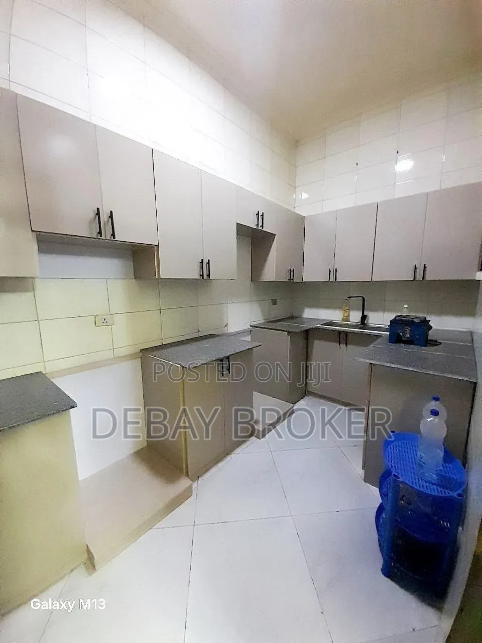 5bdrm House in Shyac, Yeka for sale